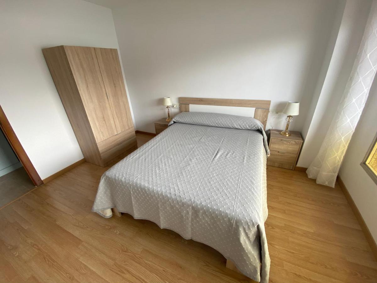 Apartamento Centrico Con Vistas Y Cerca De Playa Puentedeume Bagian luar foto